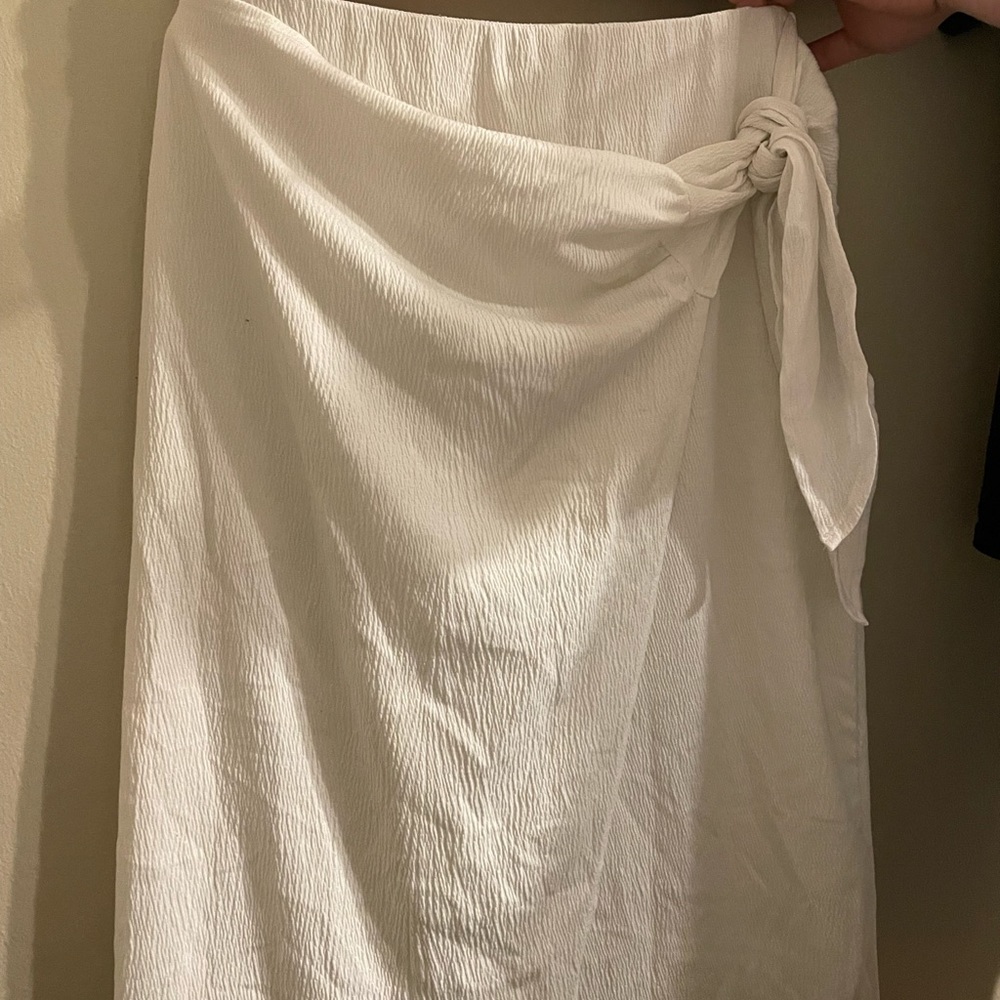 White tie long skirt